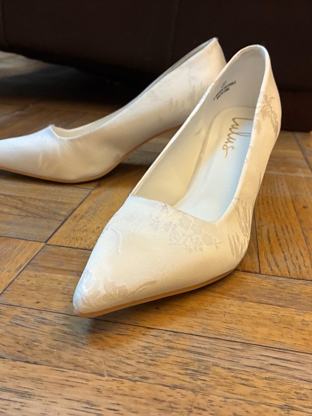 Lulus Salone White Satin Jacquard Pointed-toe Pumps - Size 9